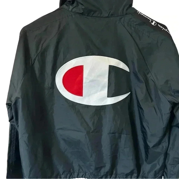 Champion Women’s Cropped Lightweight Sporty Windbreaker Boxy Jacket Black Small - Picture 3 of 10